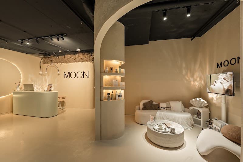 Moon Skin Clinic — 2